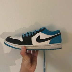 NIKE JORDAN 1 low